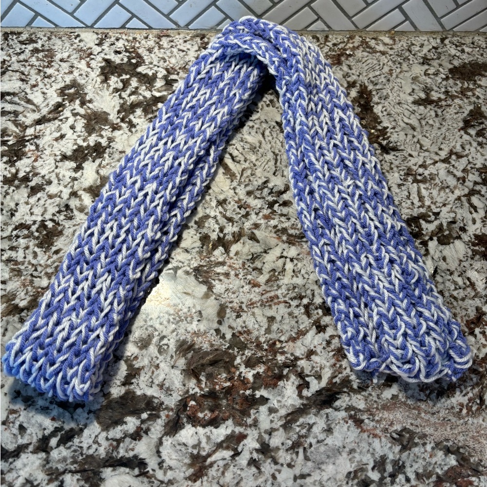 NWOT Periwinkle/White Knit Scarf